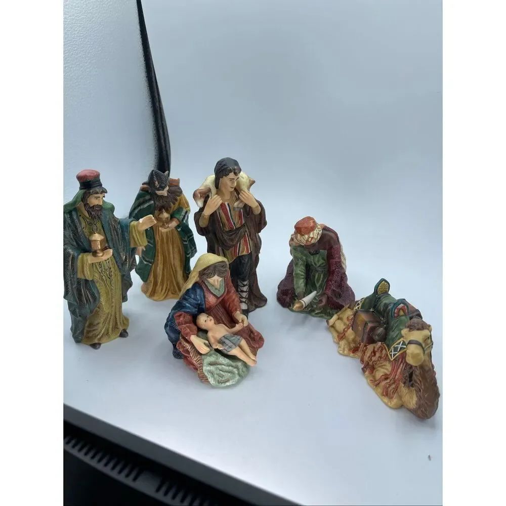 Vintage O’Well nativity collection. Issue see pics.